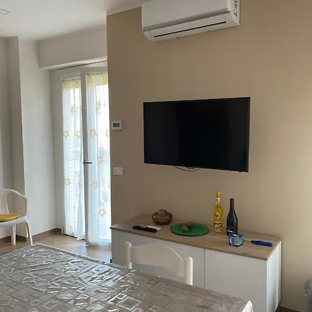 Da Lina A Due Passi Dal Mare Apartmán *